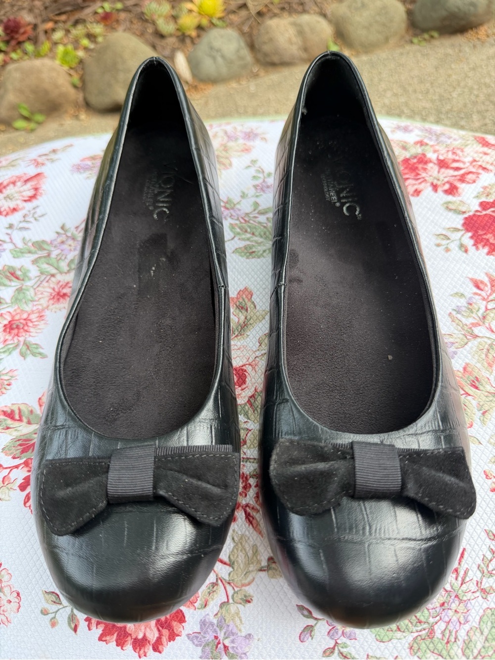 Vionic Black Croc-Embossed Bow Ballet Flats size 9